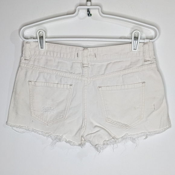 ✨3/$15 Free People white cotton denim shorts 24 - Picture 5 of 12